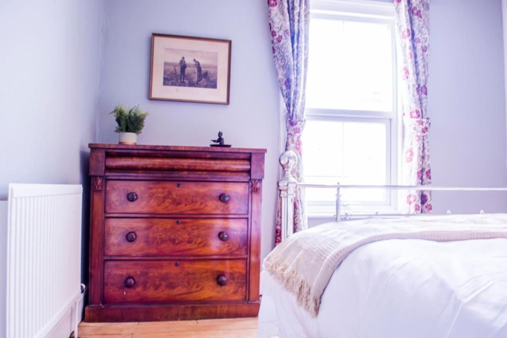 Дом отдыха Lovely 3 Bed House In The Heart Of
