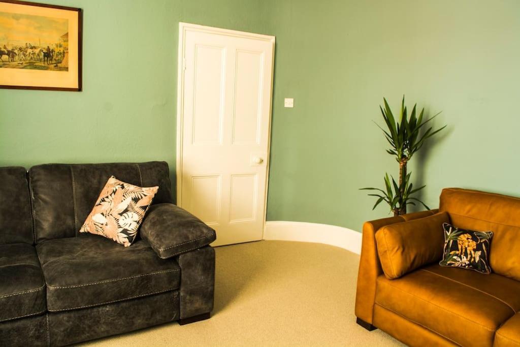 Дом отдыха Lovely 3 Bed House In The Heart Of *